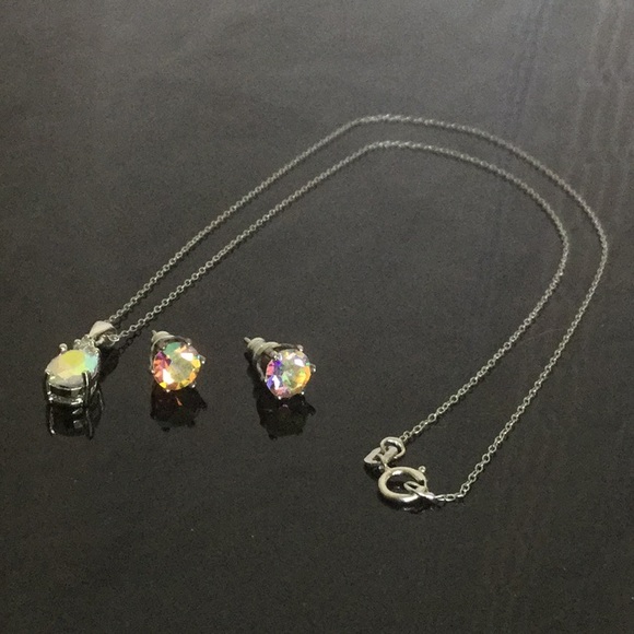 18”.925 SSNecklace Swarovski Oval Crystal&Earrings - Picture 4 of 7